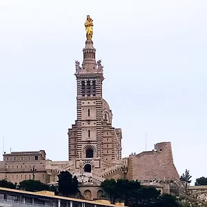 T2 Vue Sur La Basilique De Notre Dame De La Garde Appartement Marseille